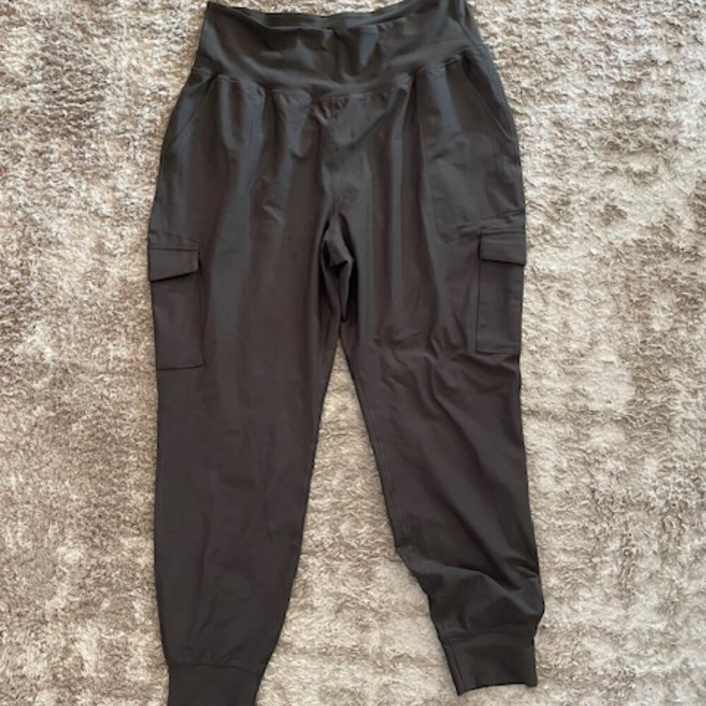 Old Navy Active High Waist Joggers XL Tall (NWOT) Steel Grey with a forest hue)